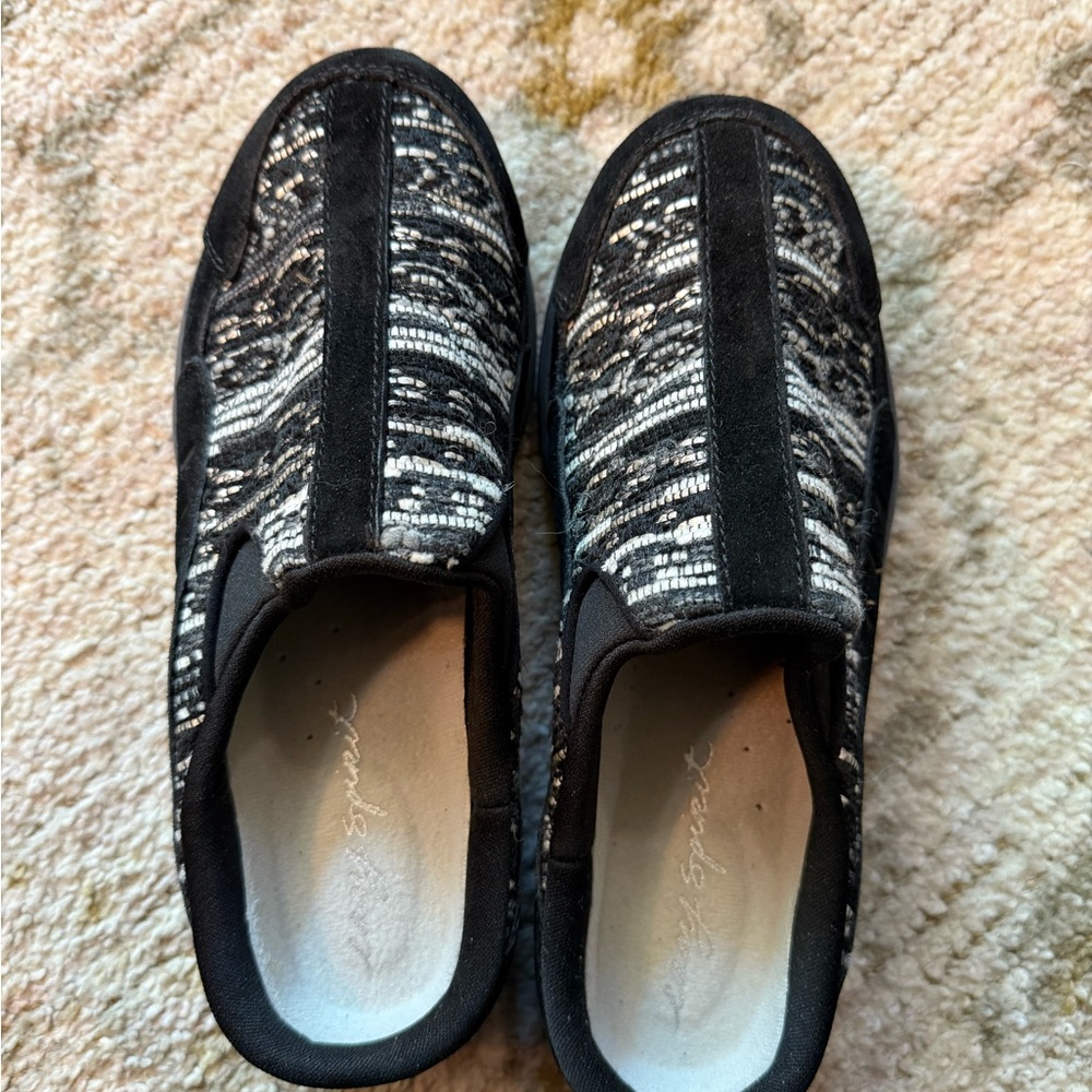 Easy Spirit Black and White Slip-On Shoes 7M